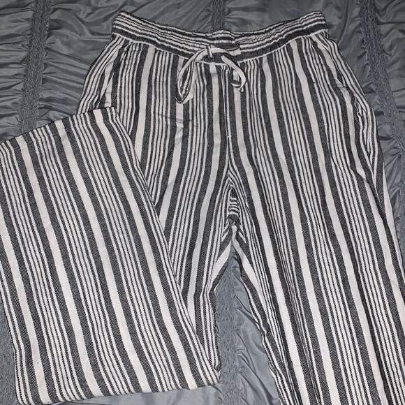 Old Navy Flowy Pants - Picture 1 of 2